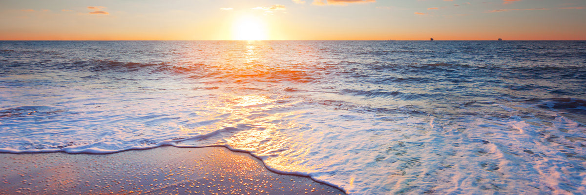 panoramic-canvas-print-sunset-on-the-horizon-panorama