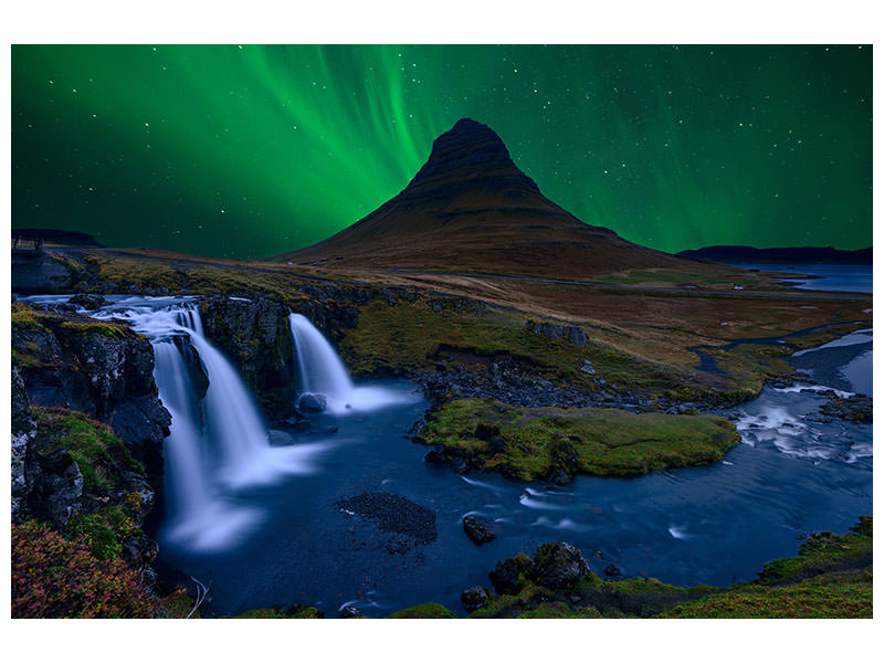 5-piece-canvas-print-kirkjufell-under-a-boreal-green-sky