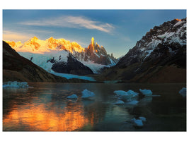 4-piece-canvas-print-morning-light-at-cerro-torre